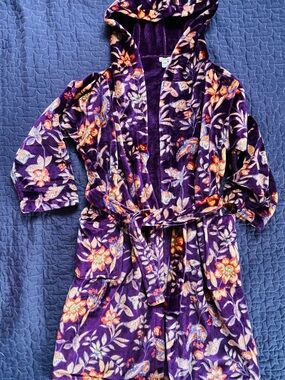 Decadently Soft Soukie Reversible Hooded Floral Robe in Deep Plum Purple